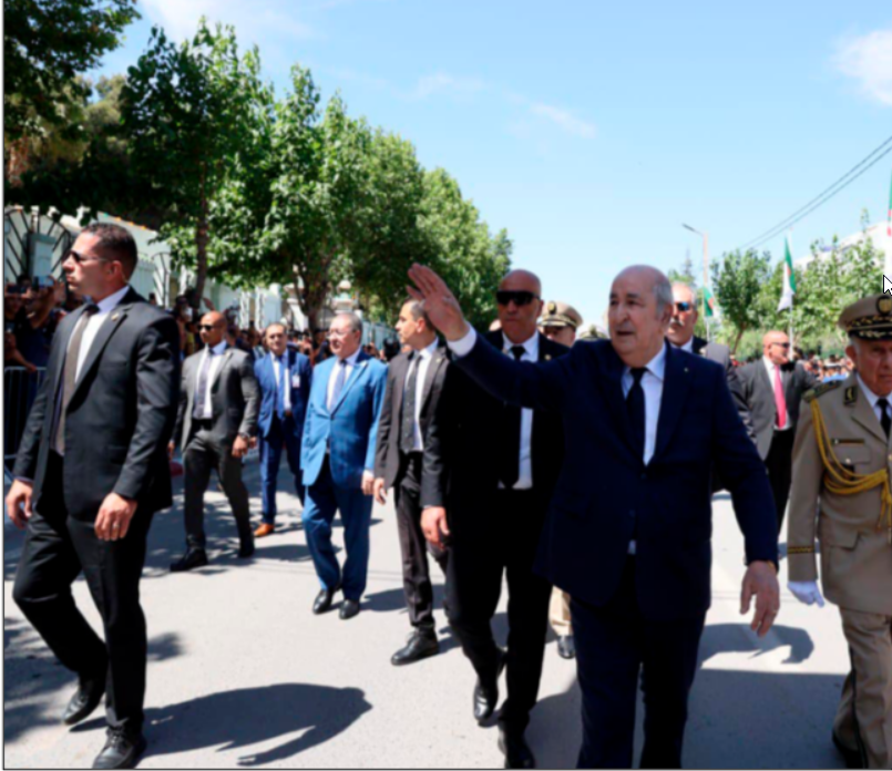 Football Le président de la République félicite l O Akbou et lES